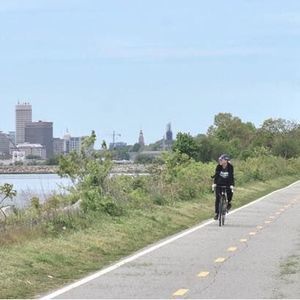 Meet your Posher, Adrianne